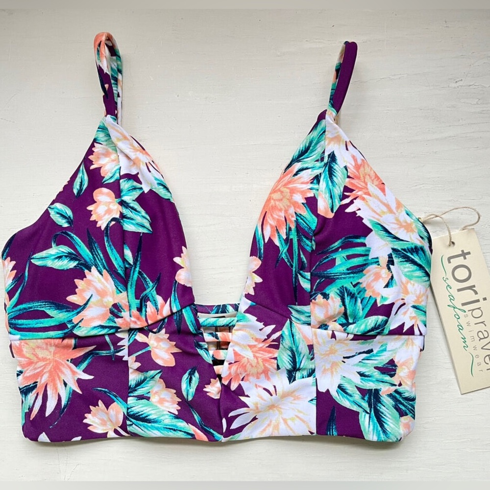 😎 Tori Praver swim
